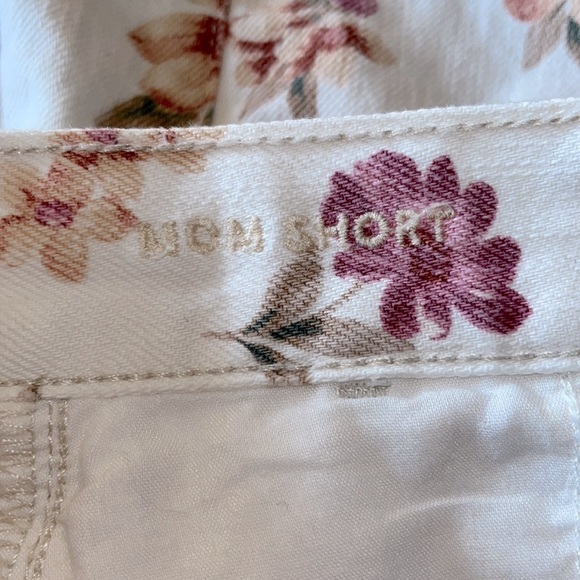 American Eagle Mom Short White Floral Jean Shorts - Picture 9 of 11